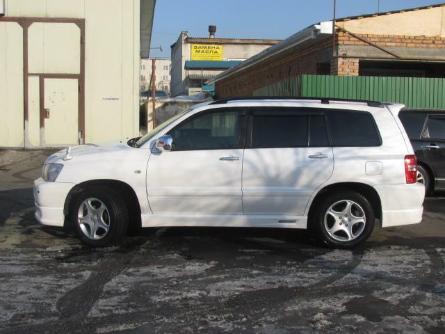 2001 Toyota Kluger V