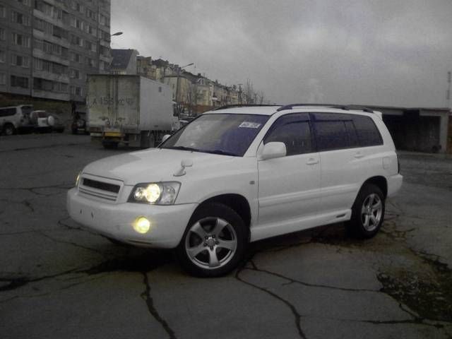 2001 Toyota Kluger V