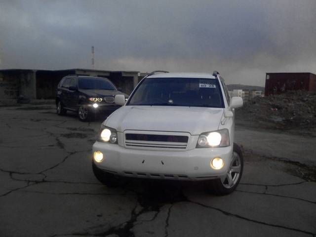 2001 Toyota Kluger V
