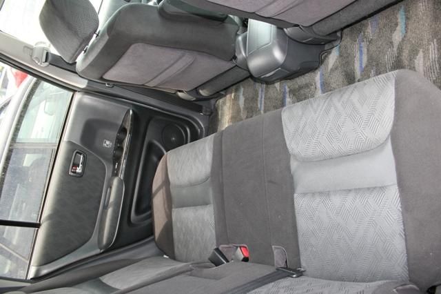 2001 Toyota Kluger V
