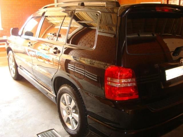 2001 Toyota Kluger V