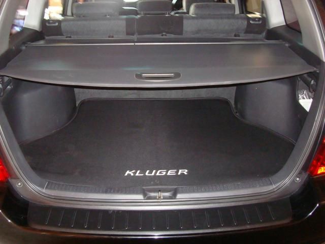 2001 Toyota Kluger V