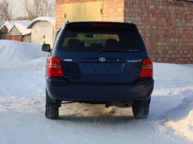 2001 Toyota Kluger V