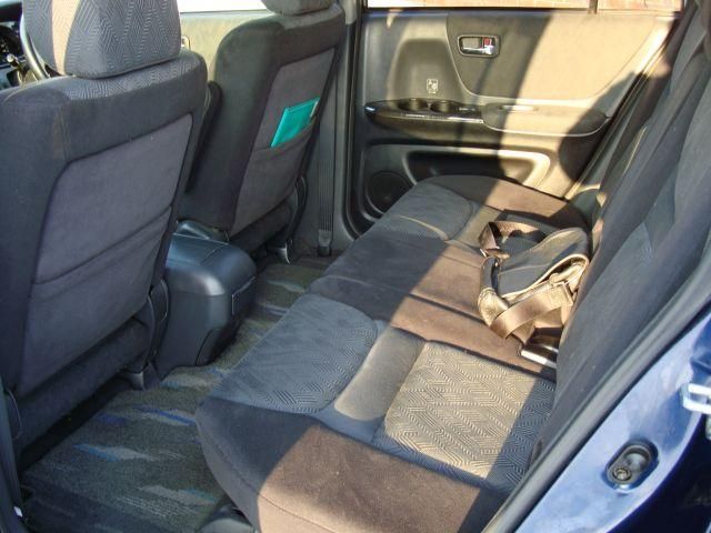 2001 Toyota Kluger V