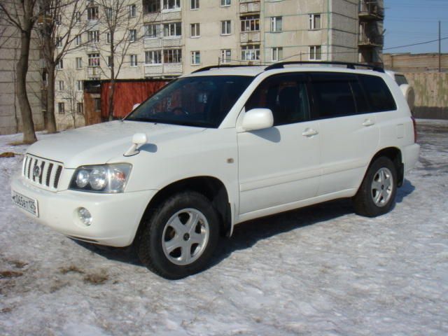 2001 Toyota Kluger V