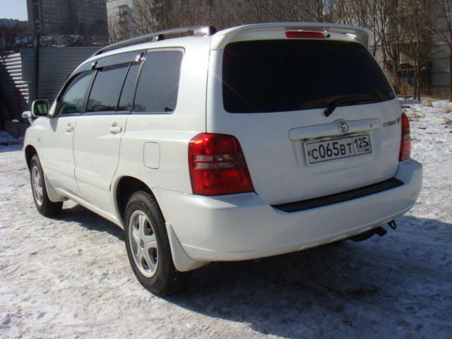 2001 Toyota Kluger V