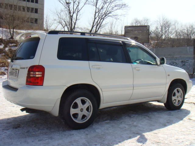 2001 Toyota Kluger V