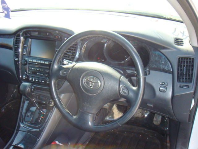 2001 Toyota Kluger V