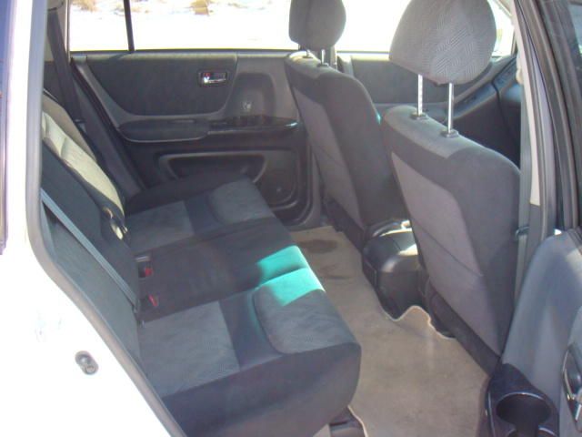 2001 Toyota Kluger V