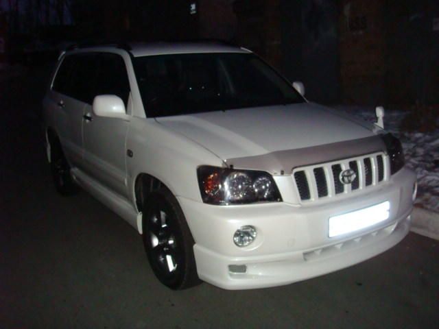 2001 Toyota Kluger V