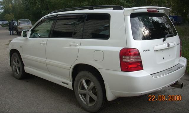 2001 Toyota Kluger V