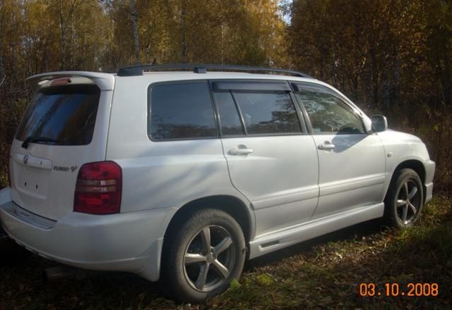 2001 Toyota Kluger V