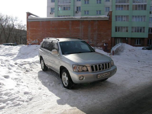 2001 Toyota Kluger V