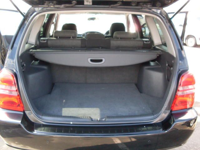 2001 Toyota Kluger V