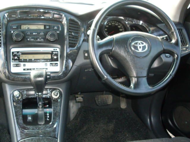 2001 Toyota Kluger V