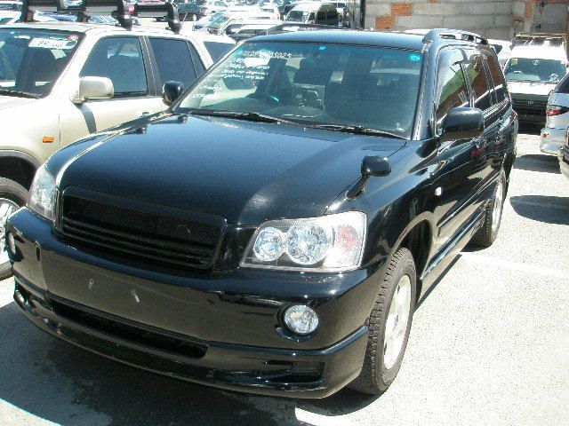 2001 Toyota Kluger V