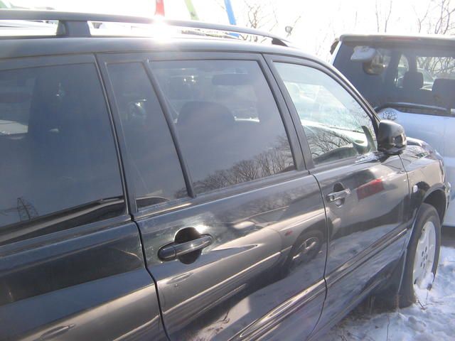 2001 Toyota Kluger V