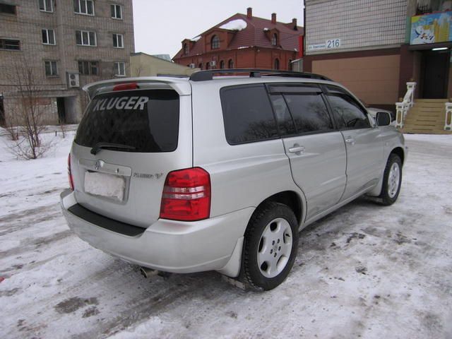 2001 Toyota Kluger V