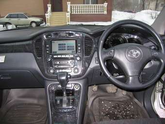 Toyota Kluger V