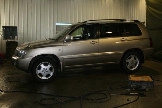 2001 Toyota Kluger V