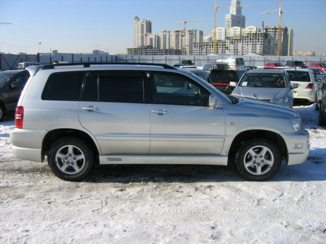 2001 Toyota Kluger V Wallpapers