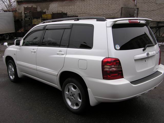 2001 Toyota Kluger V Photos