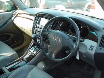 2001 Toyota Kluger V Photos