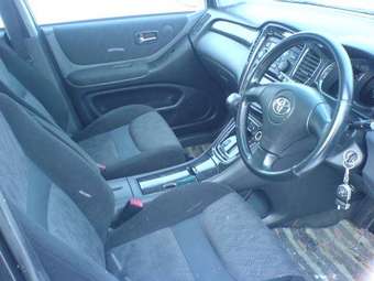 2001 Toyota Kluger V Pictures