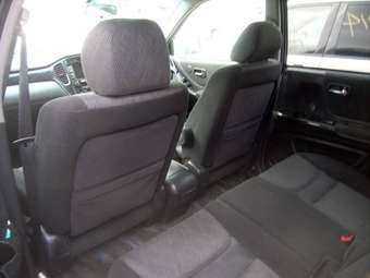 2001 Toyota Kluger V Pics