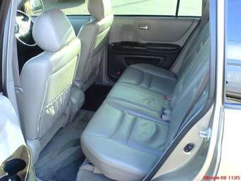 2001 Toyota Kluger V Photos