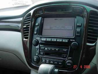 2001 Toyota Kluger V Pictures