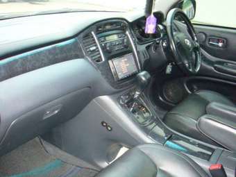 2001 Toyota Kluger V Pics