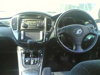 2001 Toyota Kluger V Pics