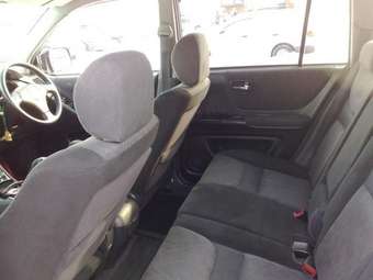 2001 Toyota Kluger V Photos