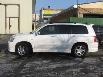 2001 Toyota Kluger V Images