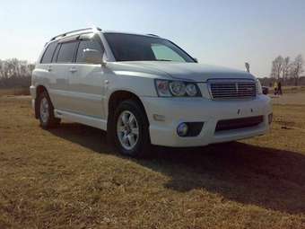 2001 Toyota Kluger V Pics