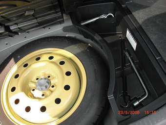 2001 Toyota Kluger V Photos