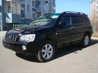 2001 Toyota Kluger V Photos