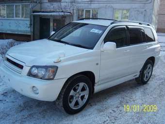 2001 Toyota Kluger V Photos