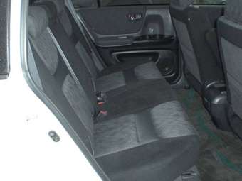 2001 Toyota Kluger V Photos
