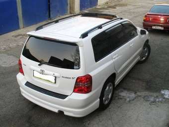 2001 Toyota Kluger V Pictures