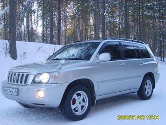 2001 Toyota Kluger V Pictures