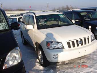 2001 Toyota Kluger V Pictures