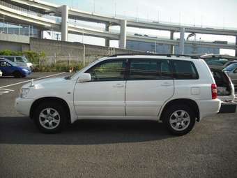 2001 Toyota Kluger V Photos