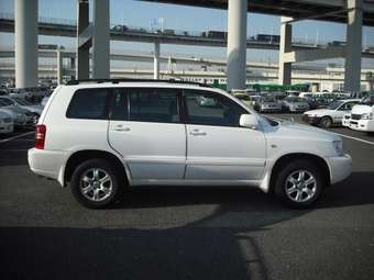 2001 Toyota Kluger V Pictures