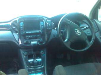 2001 Toyota Kluger V Pictures