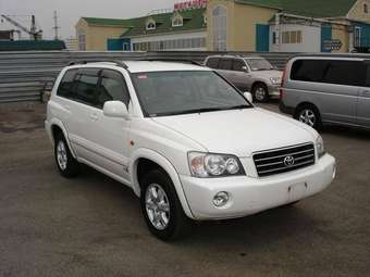 2001 Toyota Kluger V Pictures