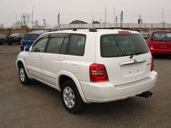 2001 Toyota Kluger V Pictures