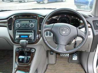 2001 Toyota Kluger V Images