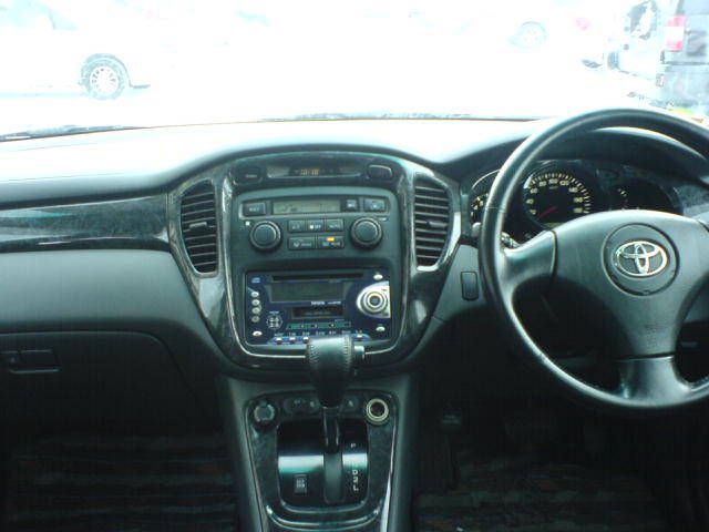 2002 Toyota Kluger V